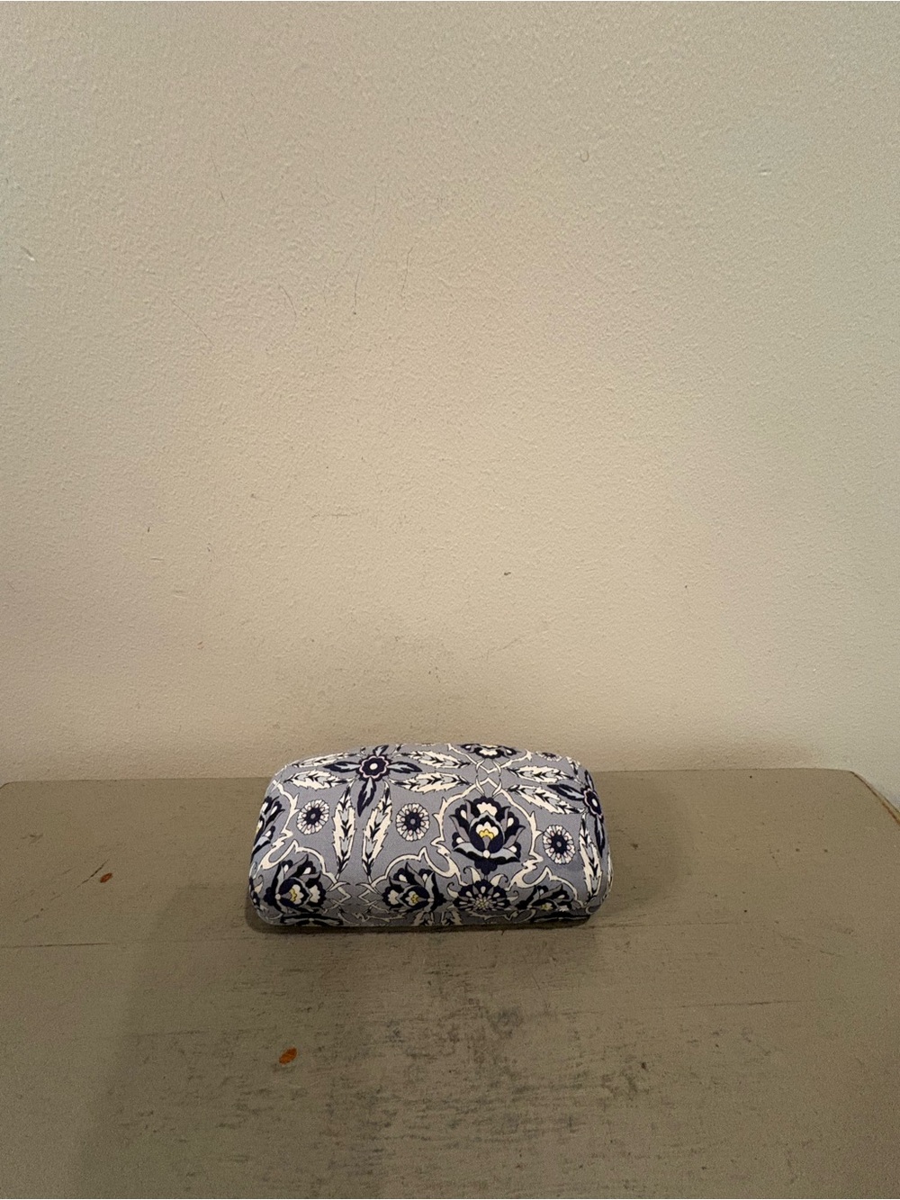 Vera Bradley Plaza Tile Gray And Blue Floral Hard Shell Eyeglass Case
